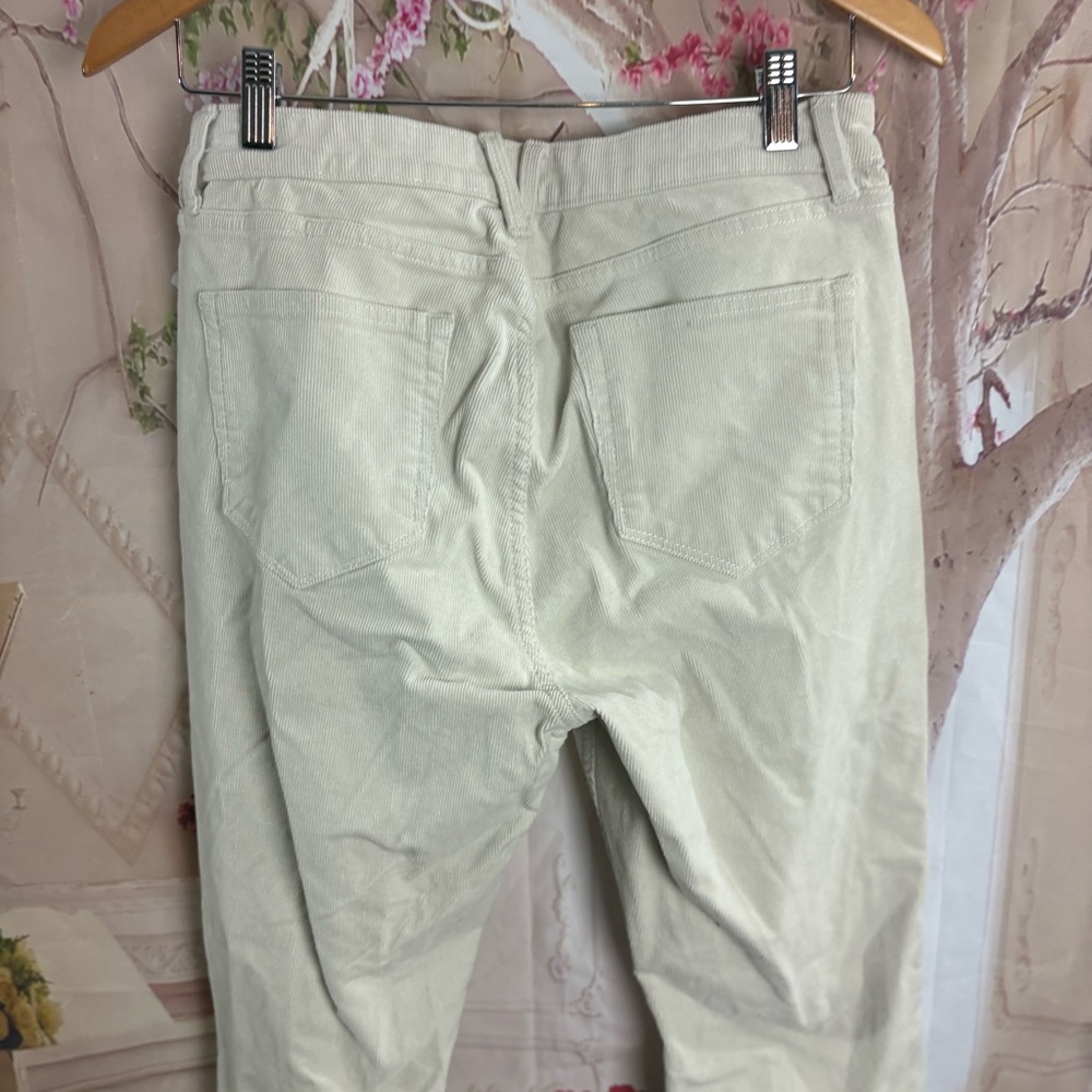 NEW Vineyard Vines Cream Kick Flare High-Rise Jeans - Picture 7 of 10